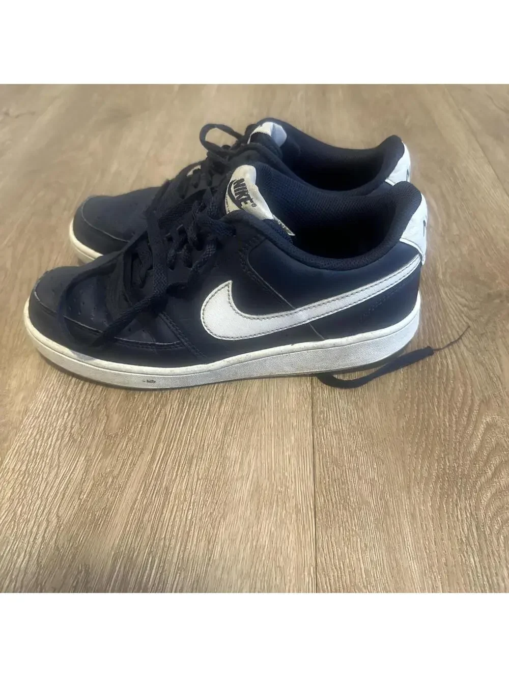 Nike Men’s Navy Court Vision Low-Top Sneakers